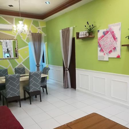 D Wangi Homestay Pasir Gudang At Ecotropic Eksteriør billede