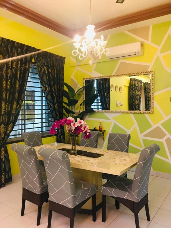 D Wangi Homestay Pasir Gudang At Ecotropic Eksteriør billede