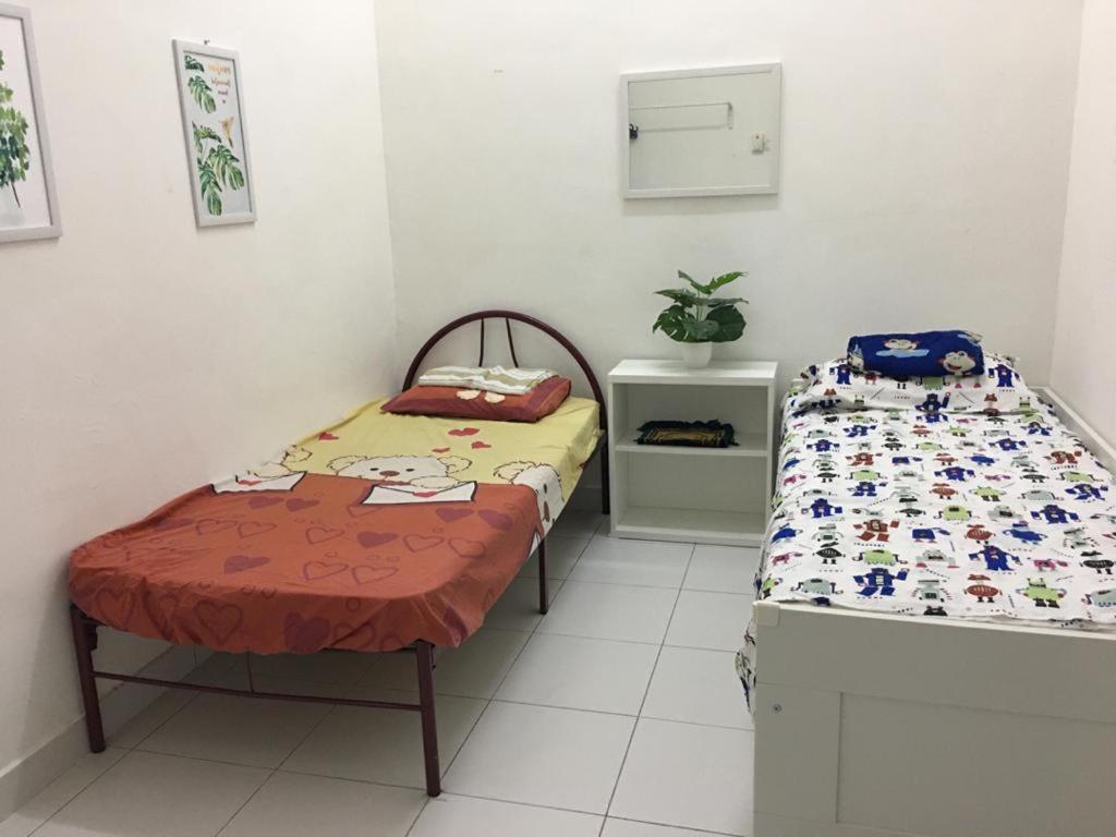 D Wangi Homestay Pasir Gudang At Ecotropic Eksteriør billede