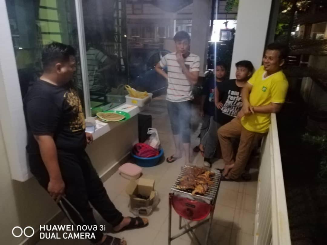 D Wangi Homestay Pasir Gudang At Ecotropic Eksteriør billede
